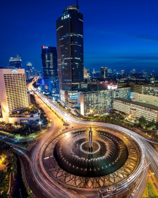 Bundaran Hotel Indonesia near Selamat Datang Monument sfondi gratuiti per Nokia Lumia 800