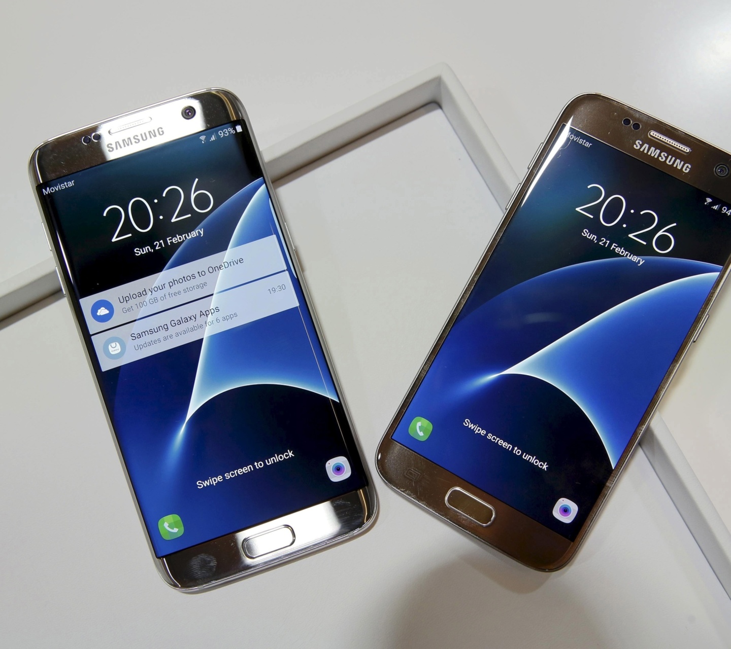 Sfondi Samsung Galaxy S7 Edge vs Samsung Galaxy J7 1440x1280