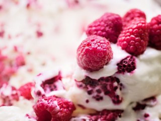 Raspberry Mousse Cake screenshot #1 320x240