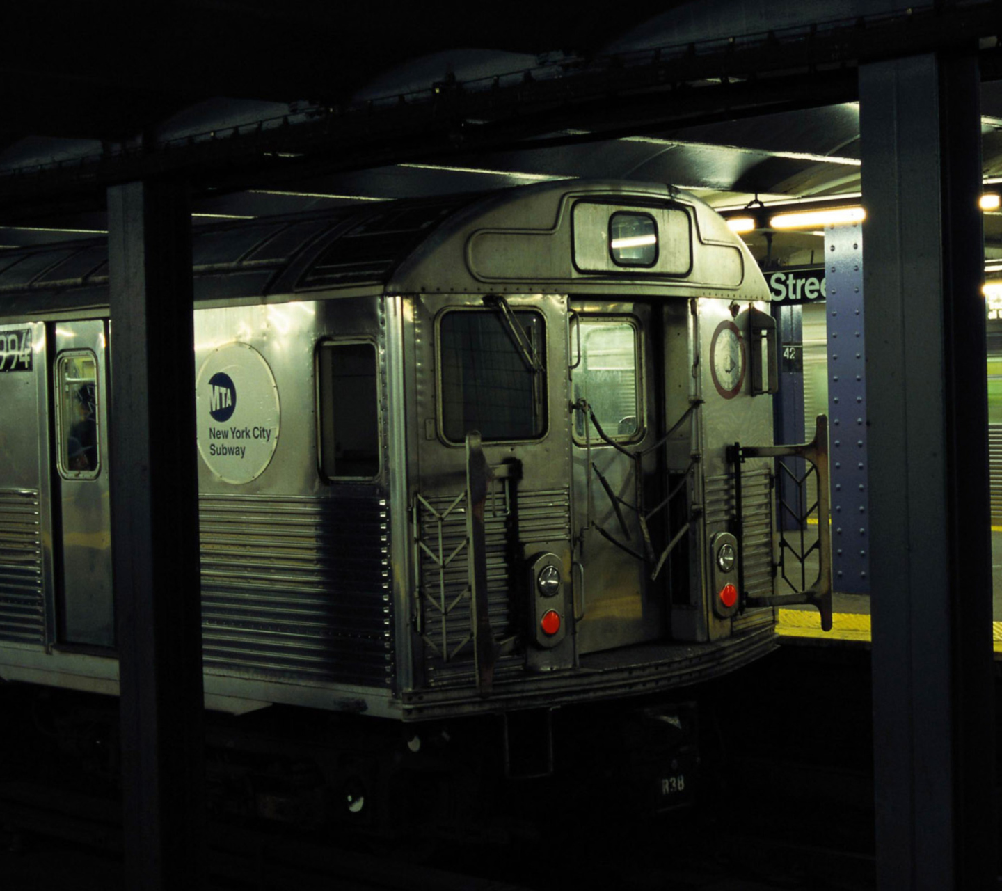 Fondo de pantalla Underground Train 1440x1280