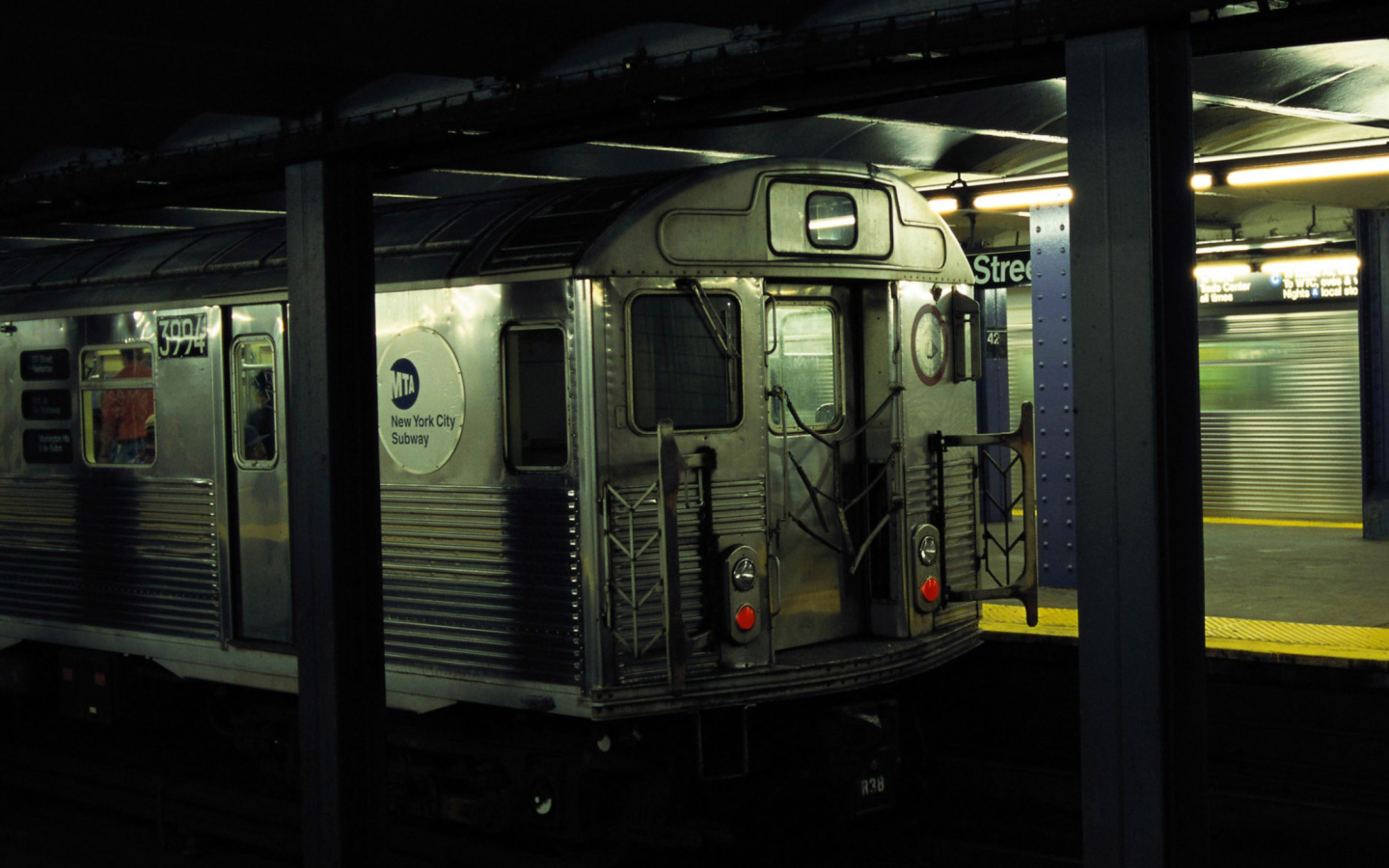 Обои Underground Train 1440x900