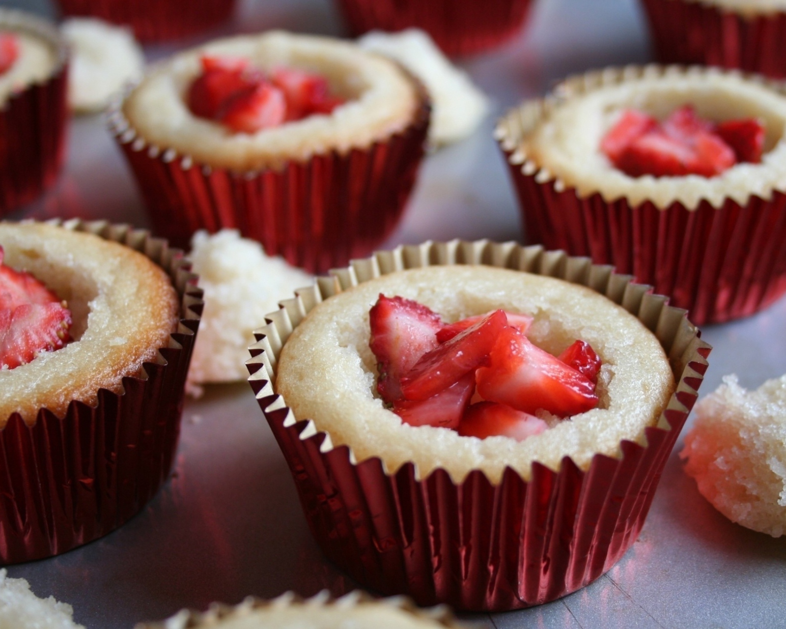 Strawberry Muffins wallpaper 1600x1280