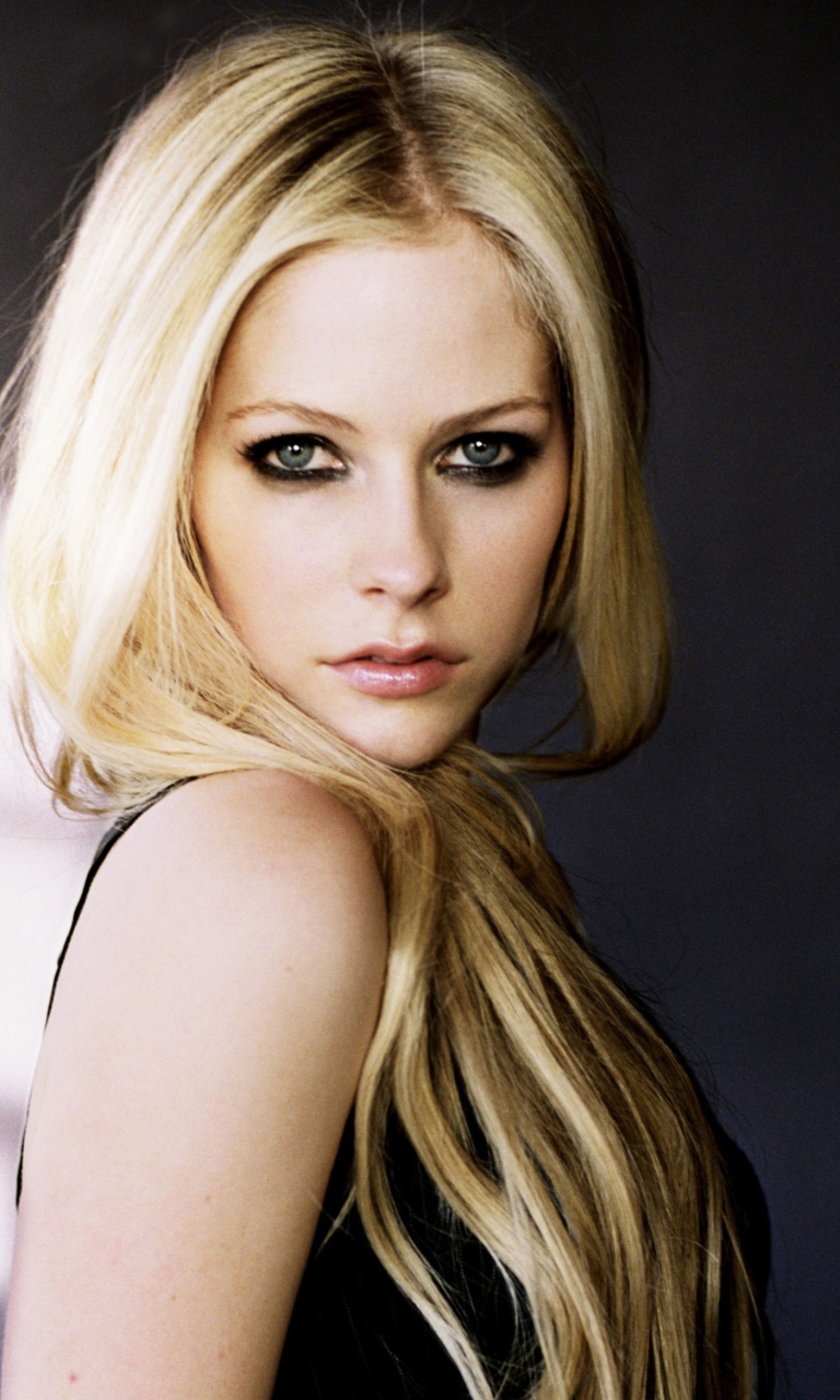 Sfondi Cute Blonde Avril Lavigne 768x1280