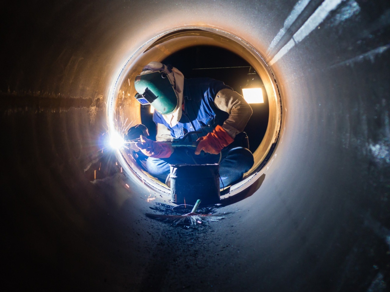 Arc welding work wallpaper 1280x960