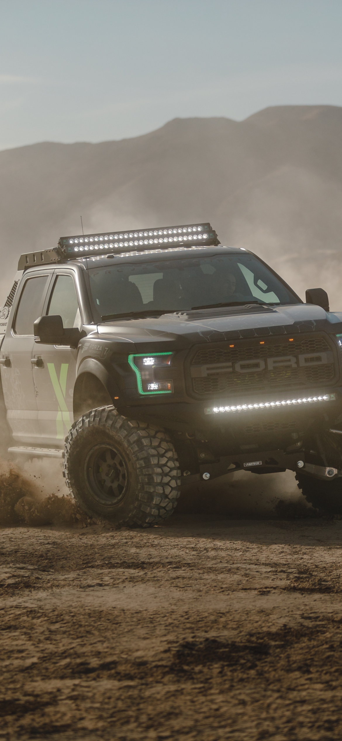 Ford F150 Raptor wallpaper 1170x2532