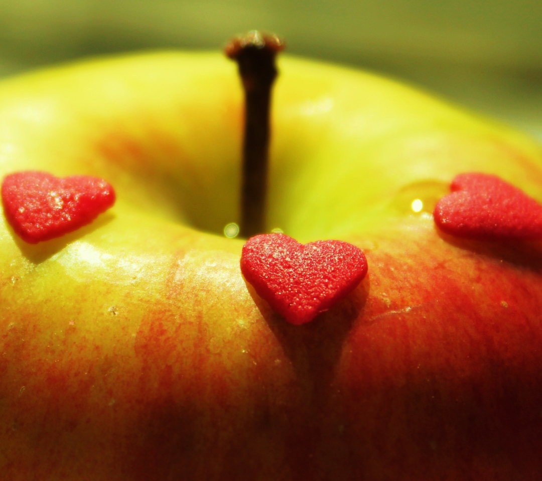 Das Heart And Apple Wallpaper 1080x960