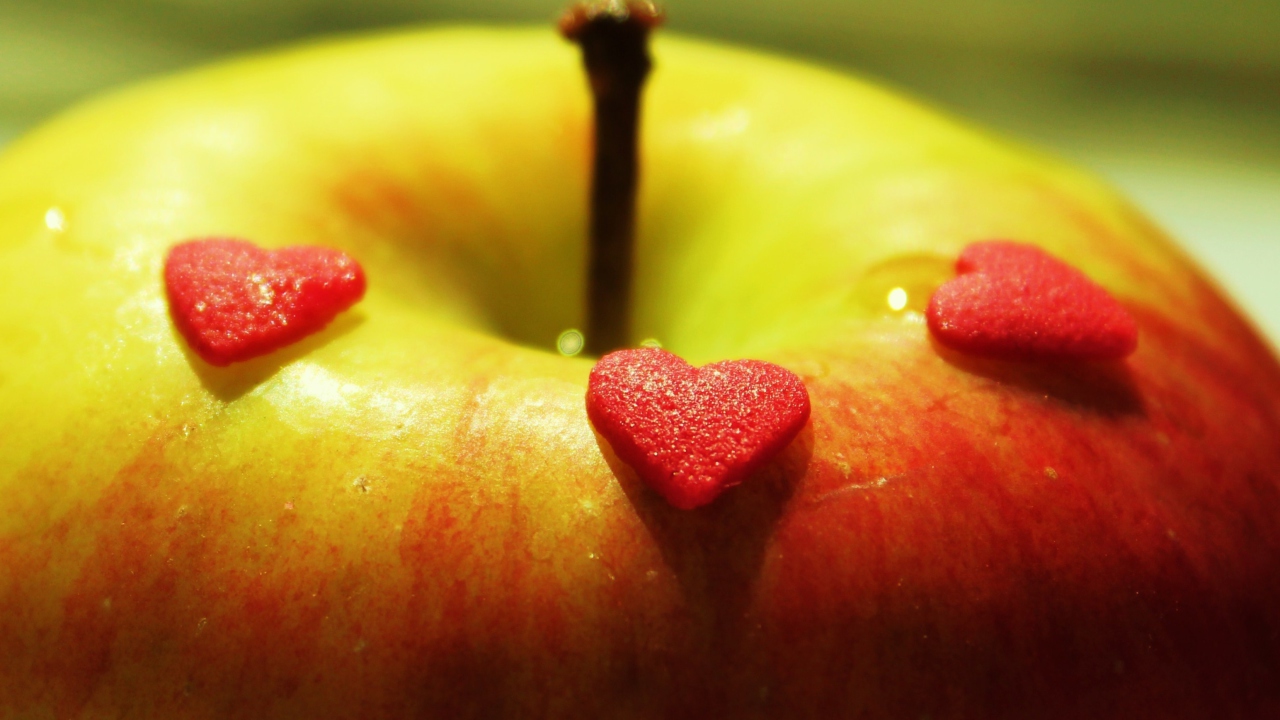 Heart And Apple wallpaper 1280x720