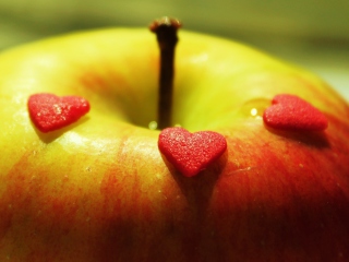 Das Heart And Apple Wallpaper 320x240
