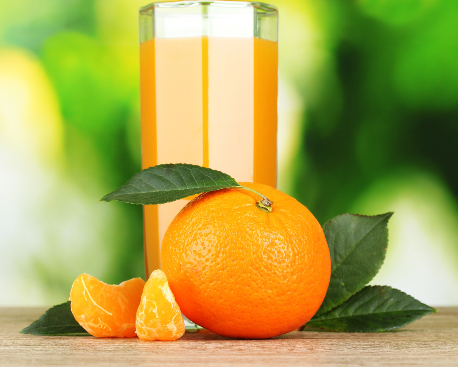 Das Orange and Mandarin Juice Wallpaper 1600x1280