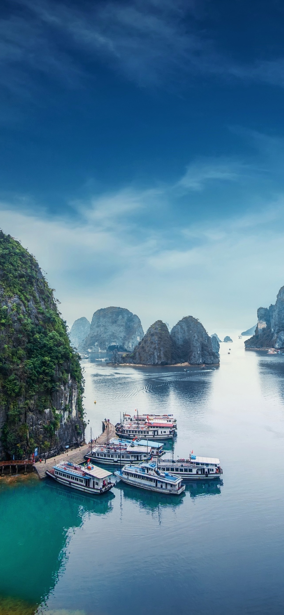 Hạ Long Bay Vietnam Attractions screenshot #1 1170x2532
