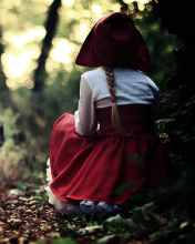 Das Red Riding Hood In Forest Wallpaper 176x220