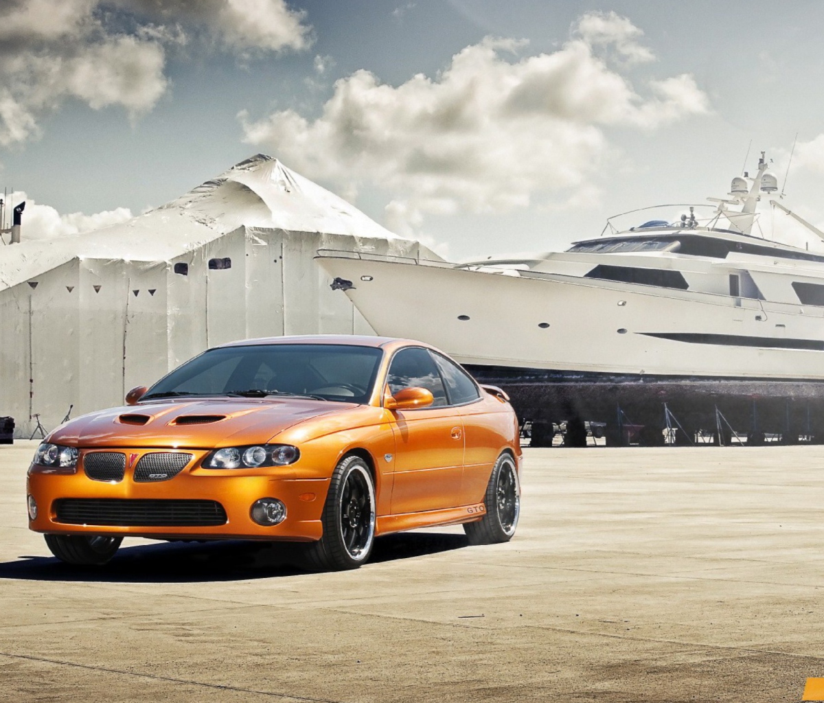 Orange Pontiac GTO In Port Ship screenshot #1 1200x1024