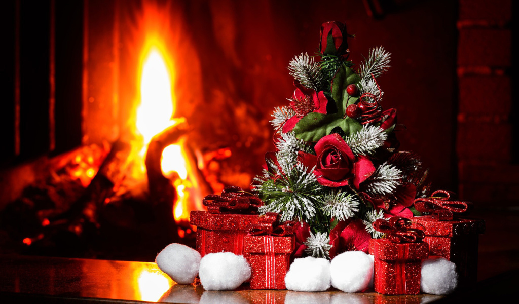 Обои Christmas near Fireplace 1024x600