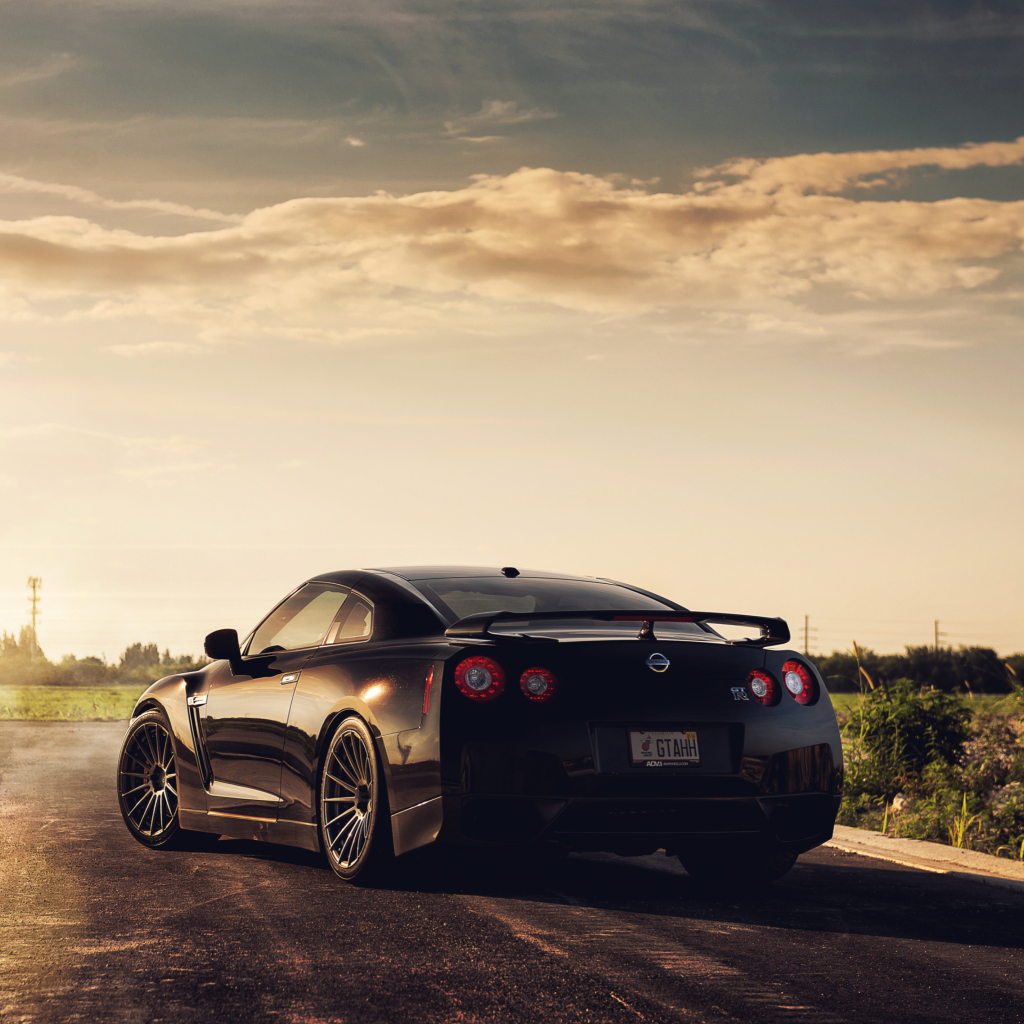 Nissan GT-R wallpaper 1024x1024