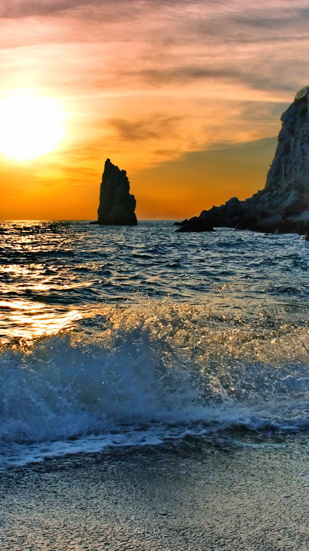 Sfondi Splash on Evening Beach 1080x1920