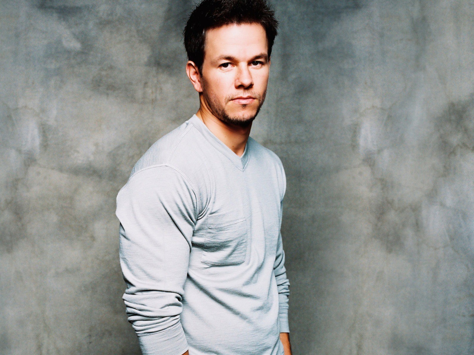 Mark Wahlberg in The Big Hit wallpaper 1600x1200