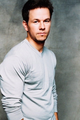 Mark Wahlberg in The Big Hit wallpaper 320x480