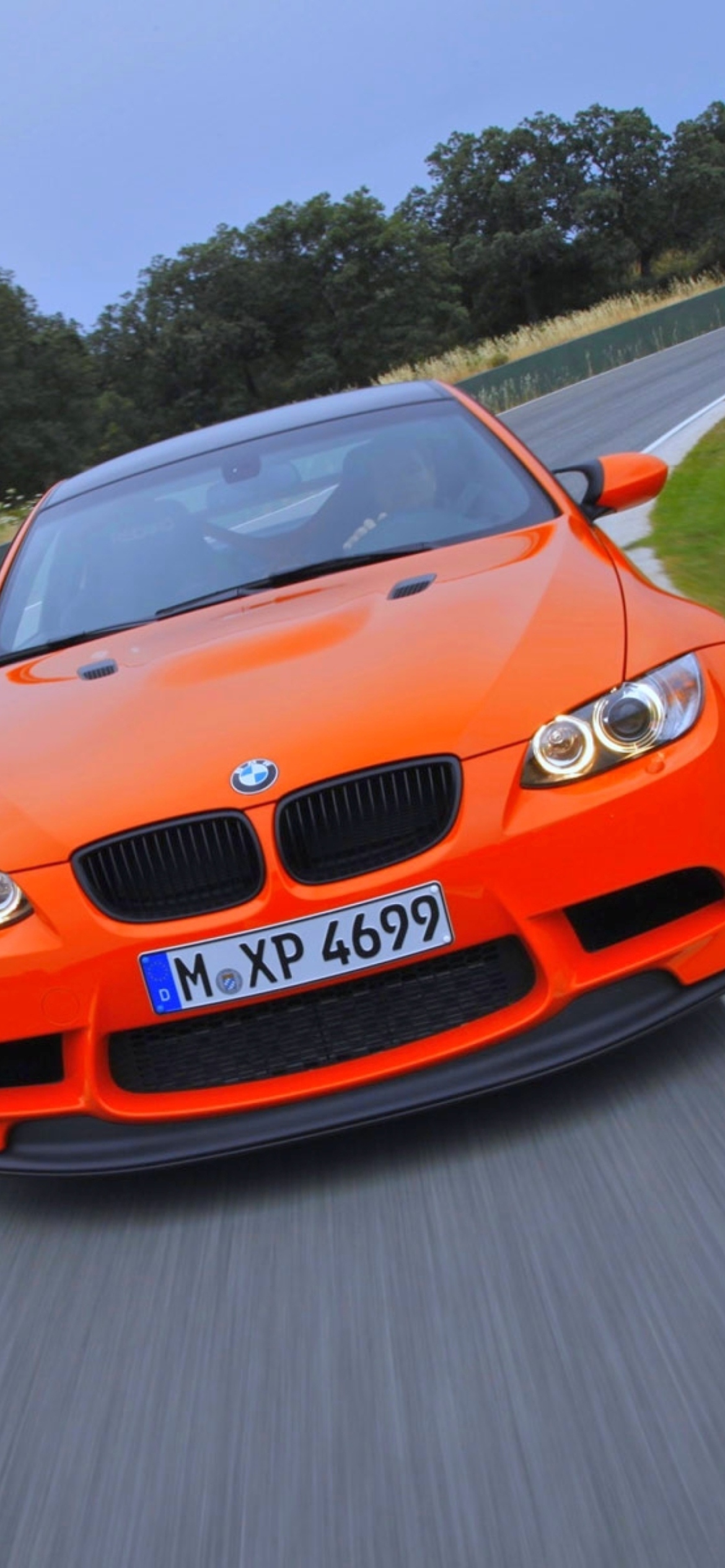 Screenshot №1 pro téma Orange BMW 1170x2532