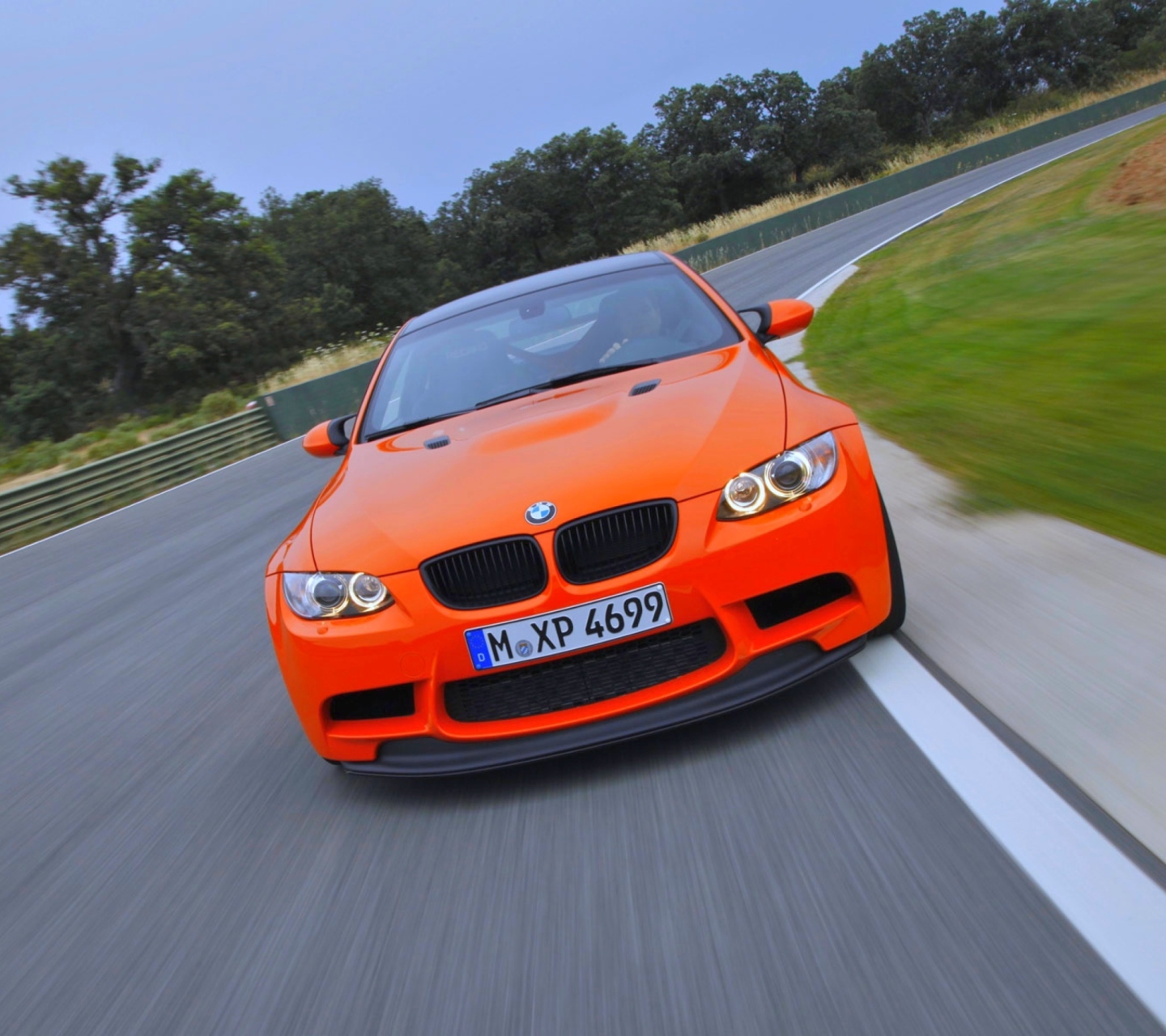 Sfondi Orange BMW 1440x1280