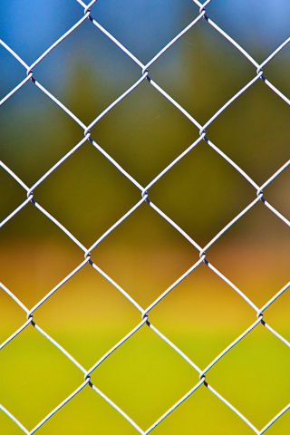 Fondo de pantalla Cage Fence 320x480