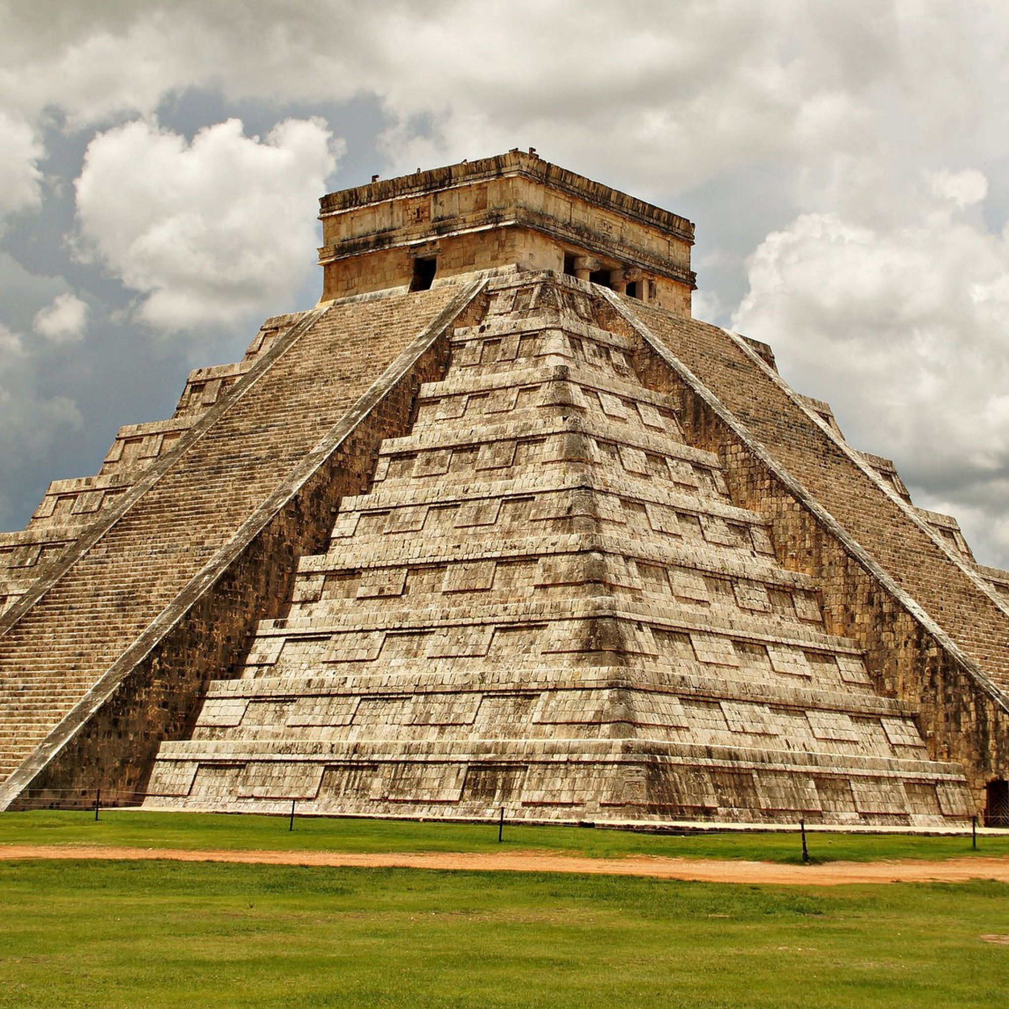 One of the 7 Wonders of the World Chichen Itza Pyramid wallpaper 2048x2048
