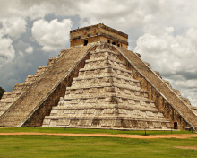 Das One of the 7 Wonders of the World Chichen Itza Pyramid Wallpaper 220x176