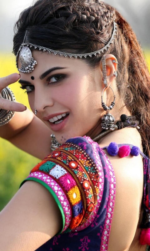 Das Jacqueline Fernandez In Ramaiya Vastavaiya Wallpaper 480x800