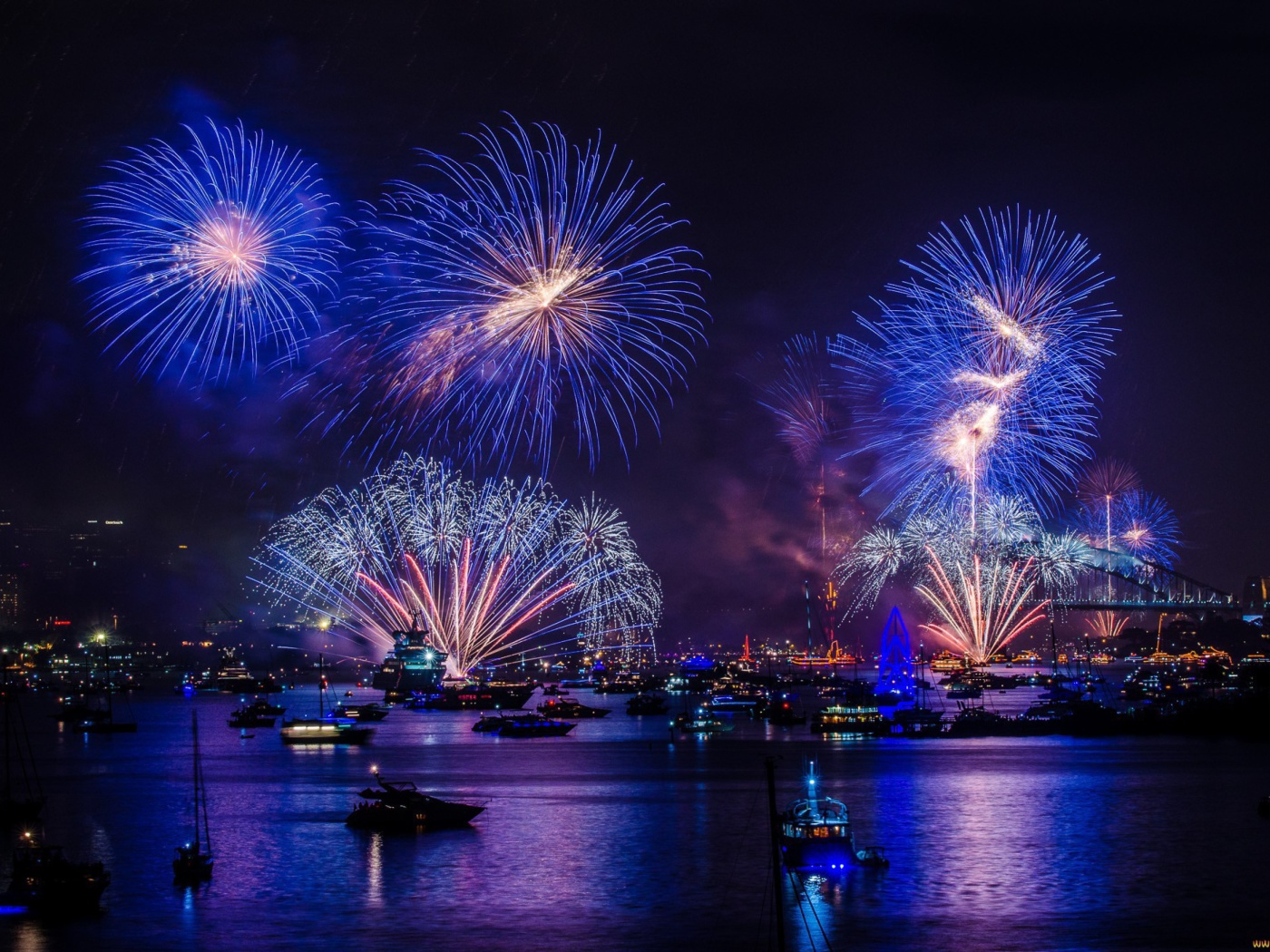Fondo de pantalla New Year Fireworks 1400x1050