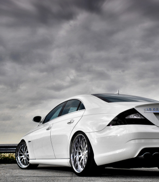 Mercedes CLS 63 Amg - Obrázkek zdarma pro 240x320