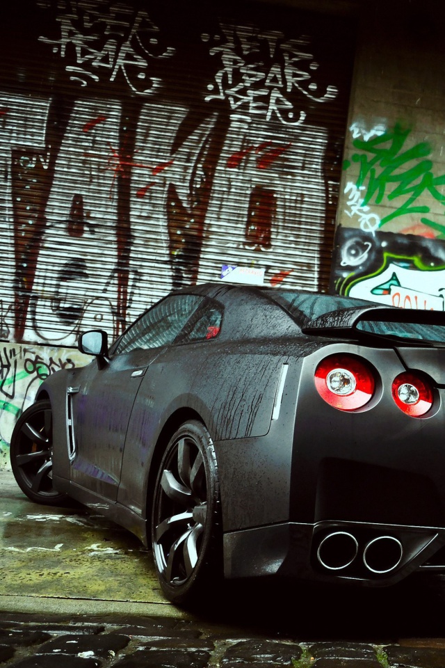 Nissan GTR screenshot #1 640x960