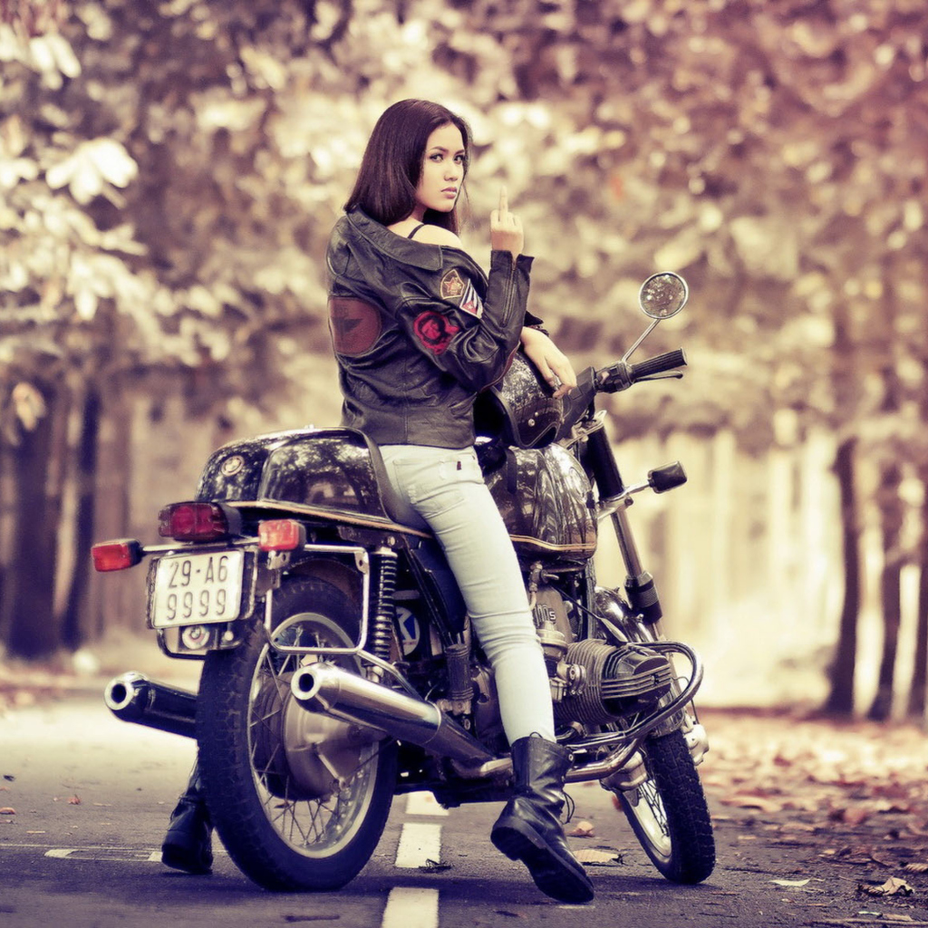 Moto Girl wallpaper 1024x1024