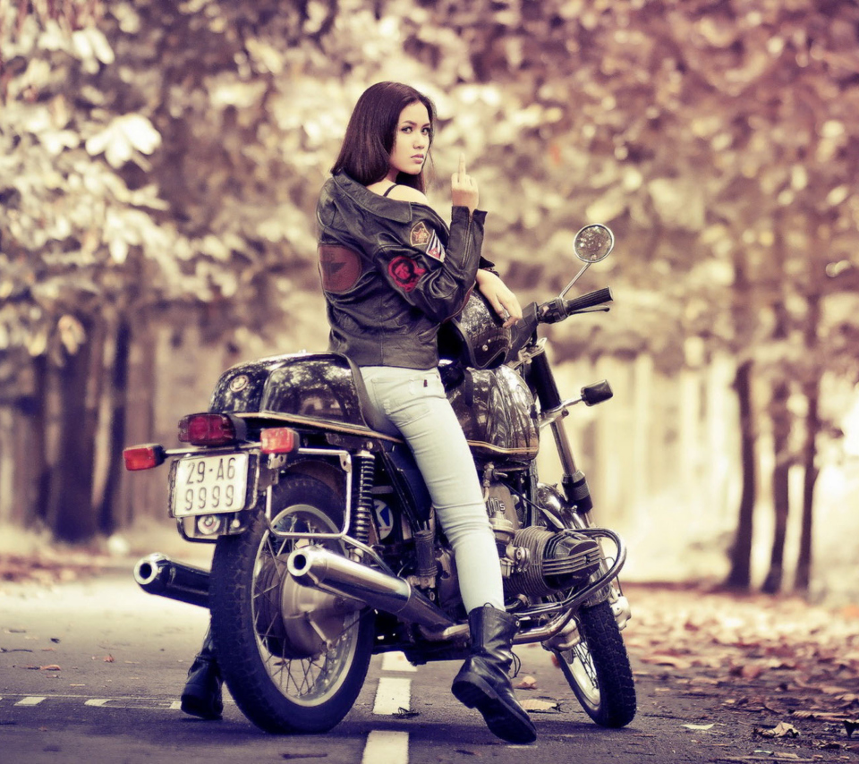 Fondo de pantalla Moto Girl 960x854