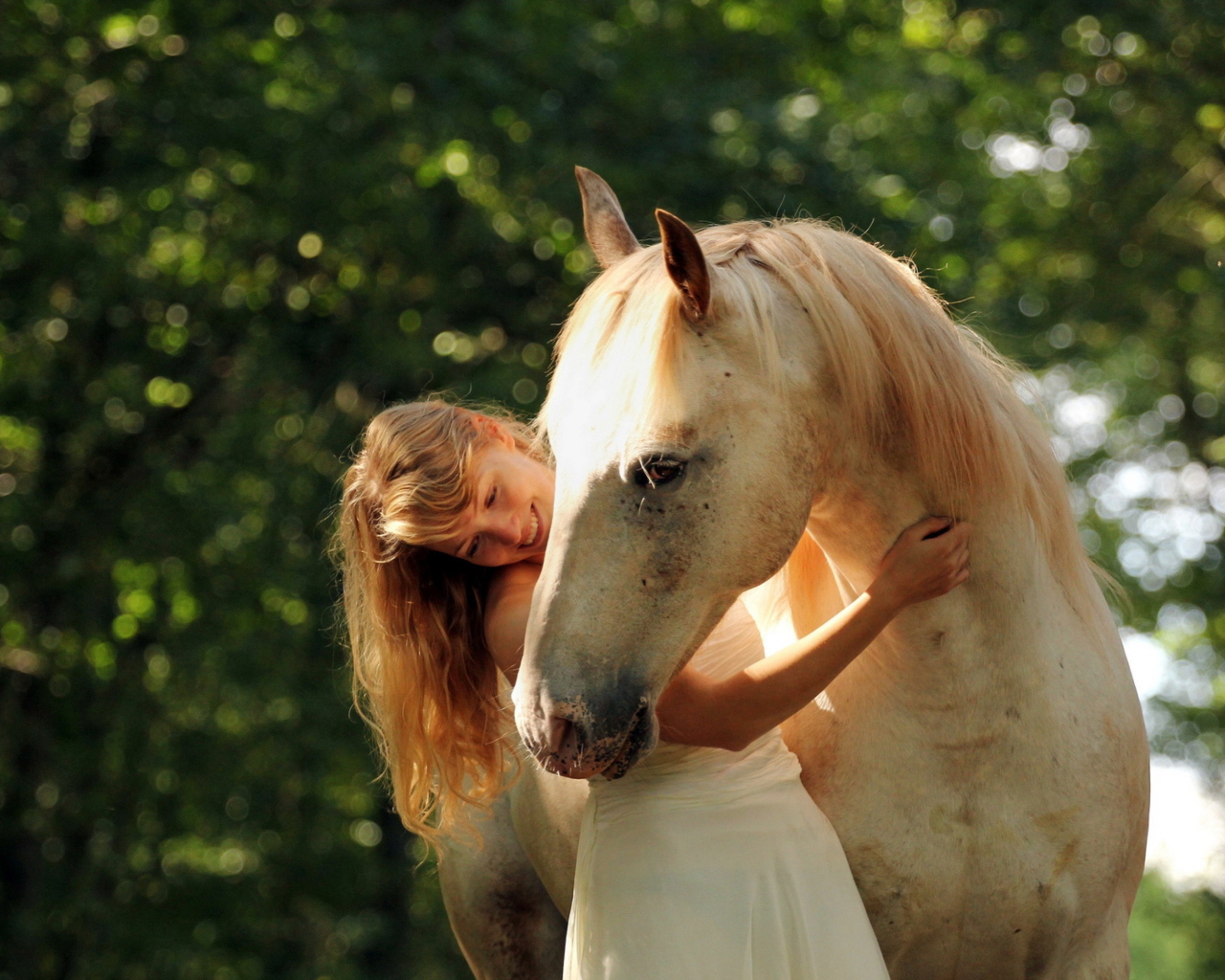 Обои Blonde Girl And Horse 1280x1024