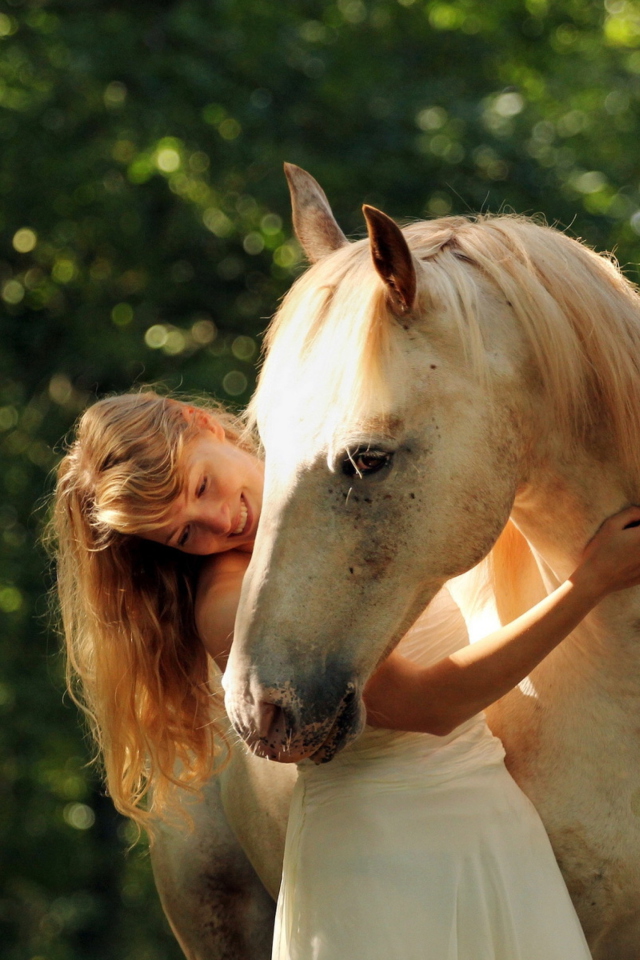 Sfondi Blonde Girl And Horse 640x960