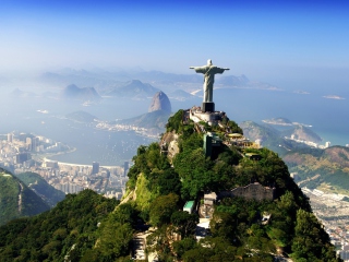 Das Christ Statue In Rio De Janeiro Wallpaper 320x240