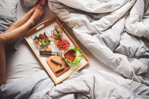 Das Breakfast in Bed Wallpaper 480x320