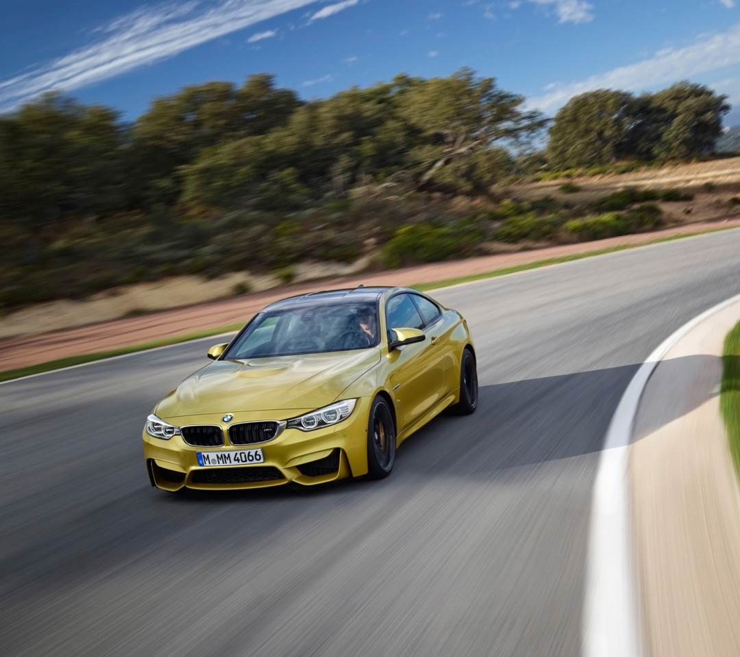 Das 2014 BMW M4 Coupe In Motion Wallpaper 1080x960