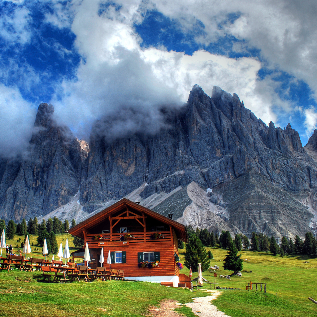 Alps House wallpaper 1024x1024