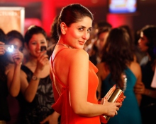 Kareena Kapoor wallpaper 220x176