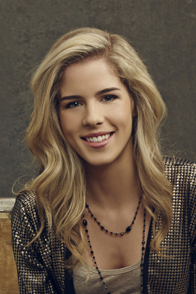 Emily Bett Rickards wallpaper 640x960