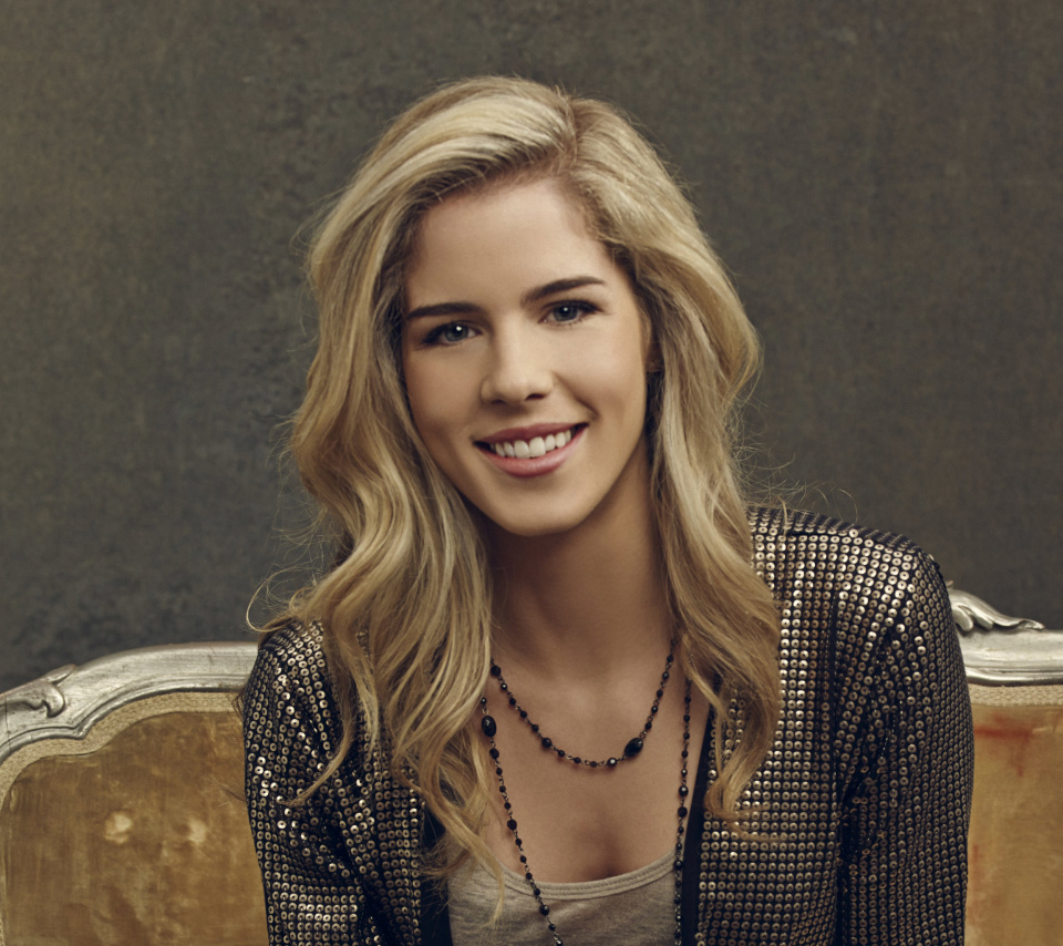 Обои Emily Bett Rickards 960x854