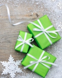 Обои Green Christmas Gift Boxes 128x160