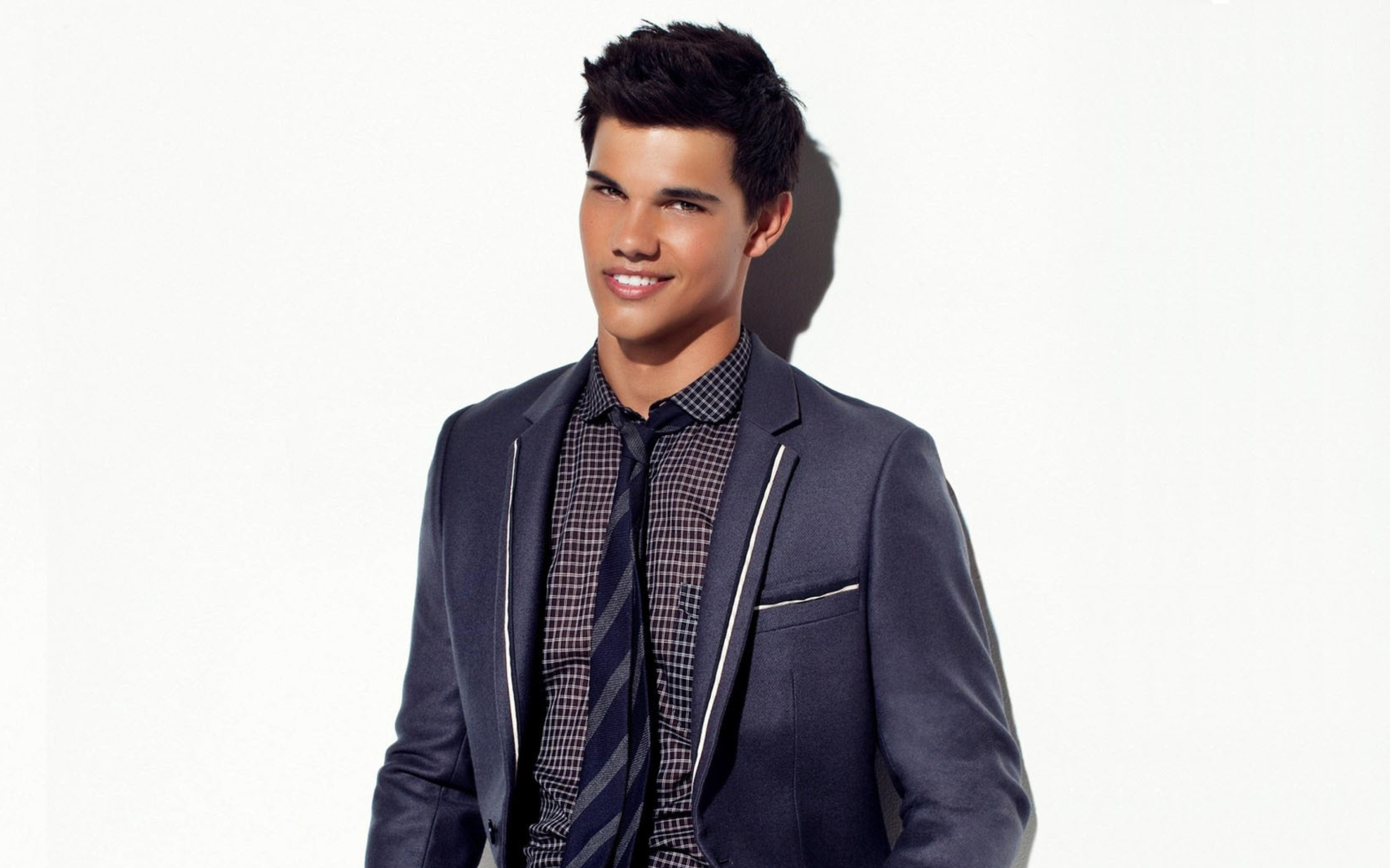 Taylor Lautner Smile wallpaper 2560x1600