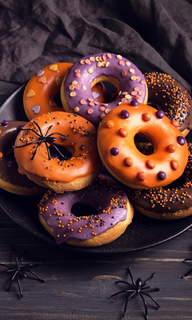 Обои Halloween Donuts 768x1280