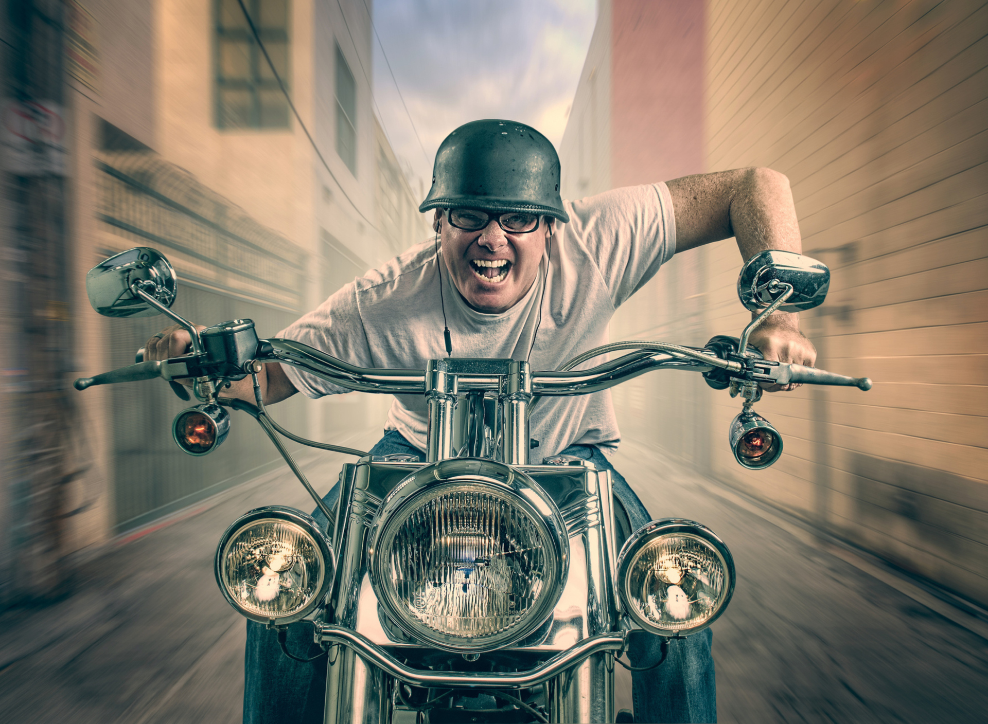 Обои Crazy Scooter Driver 1920x1408