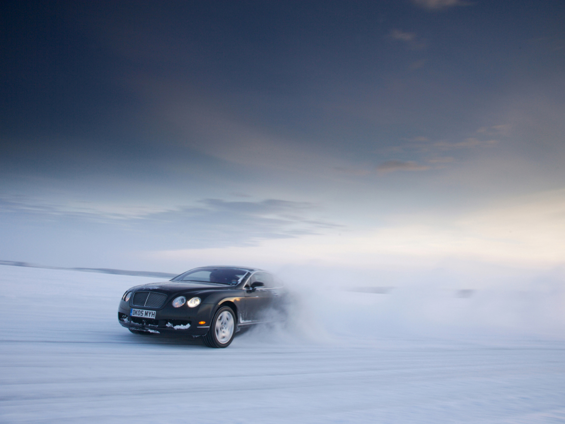 Screenshot №1 pro téma Bentley Continental GT 1152x864