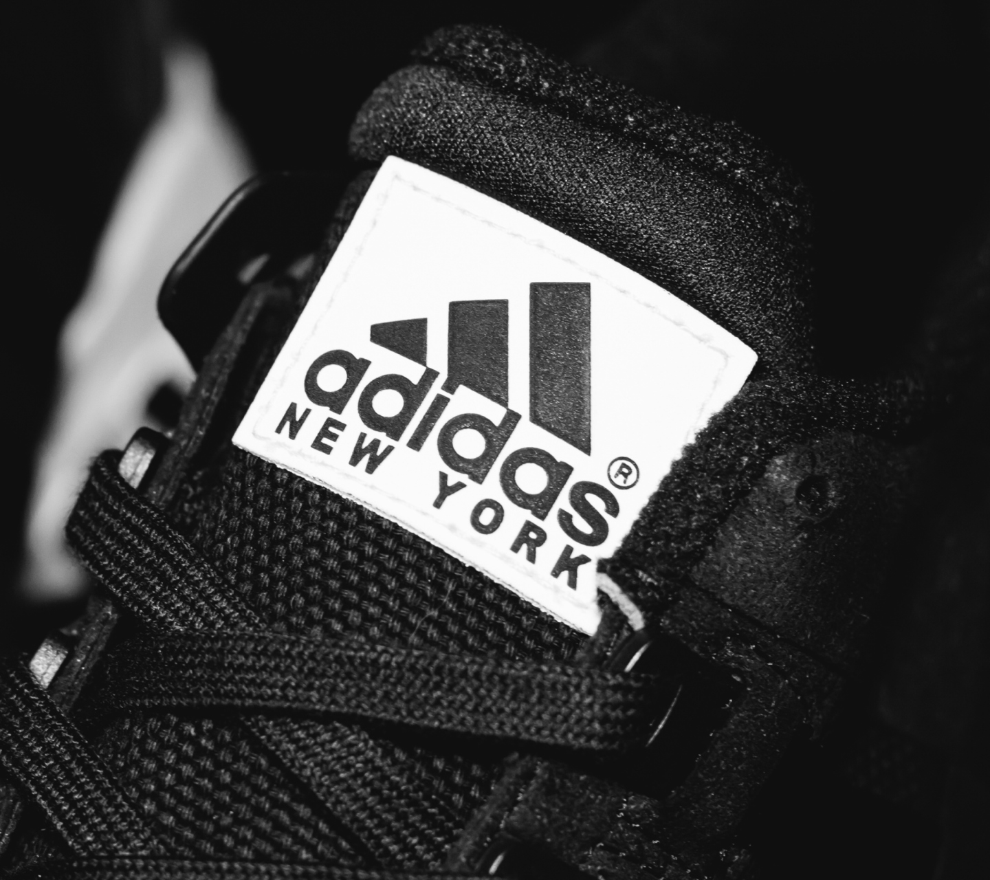 Das Adidas Running Shoes Wallpaper 1440x1280