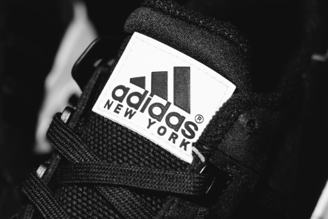 Обои Adidas Running Shoes 480x320