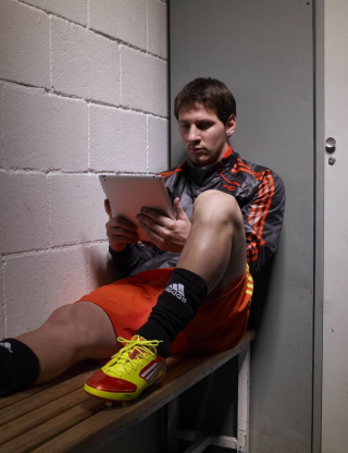 Kostenloses Messi Before Match Wallpaper für Nokia Lumia 2520