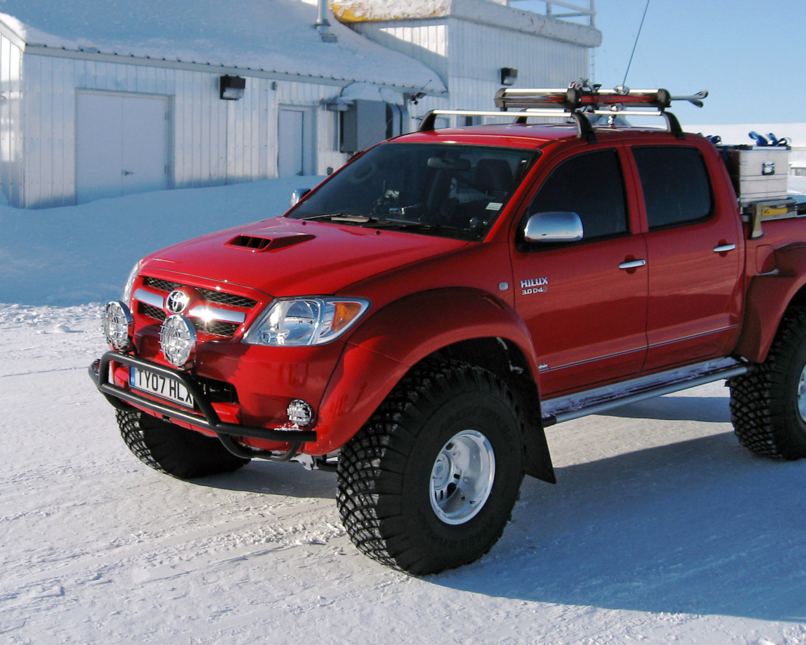 Fondo de pantalla Top Gear Toyota Hilux 1600x1280